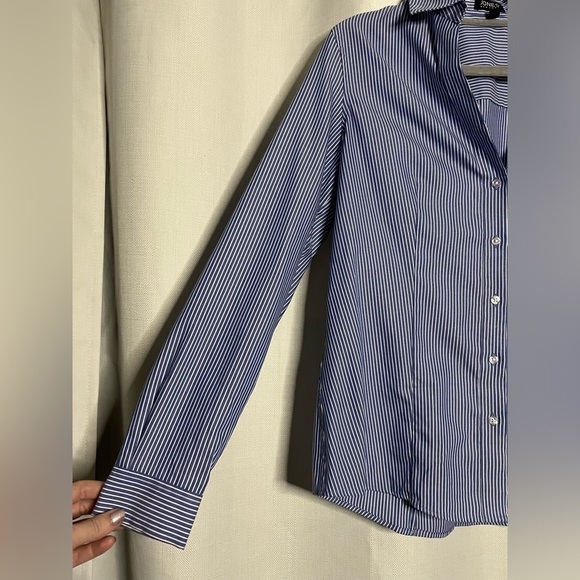 Jones New York Blue and White Striped Easy-Care Button-Up Shirt Small - Picture 8 of 11